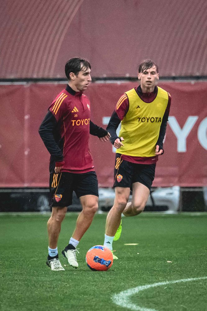 As Roma Gallery Image - Gallery allenamento martedì 16