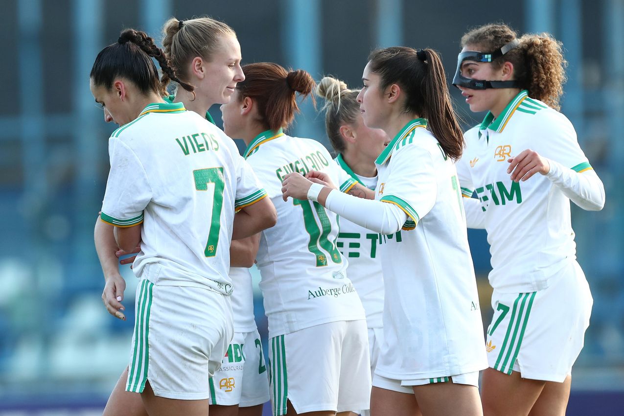 LUMEZZANE, ITALY - DECEMBER 21: Evelyne Viens of AS Roma celebrates with her team-mates after scoring the opening goal during the Coppa Italia Women match between FC Lumezzane Women and AS Roma Women at Stadio Tullio Saleri on December 21, 2025 in Lumezzane, Italy. (Photo by AS Roma/AS Roma via Getty Images)