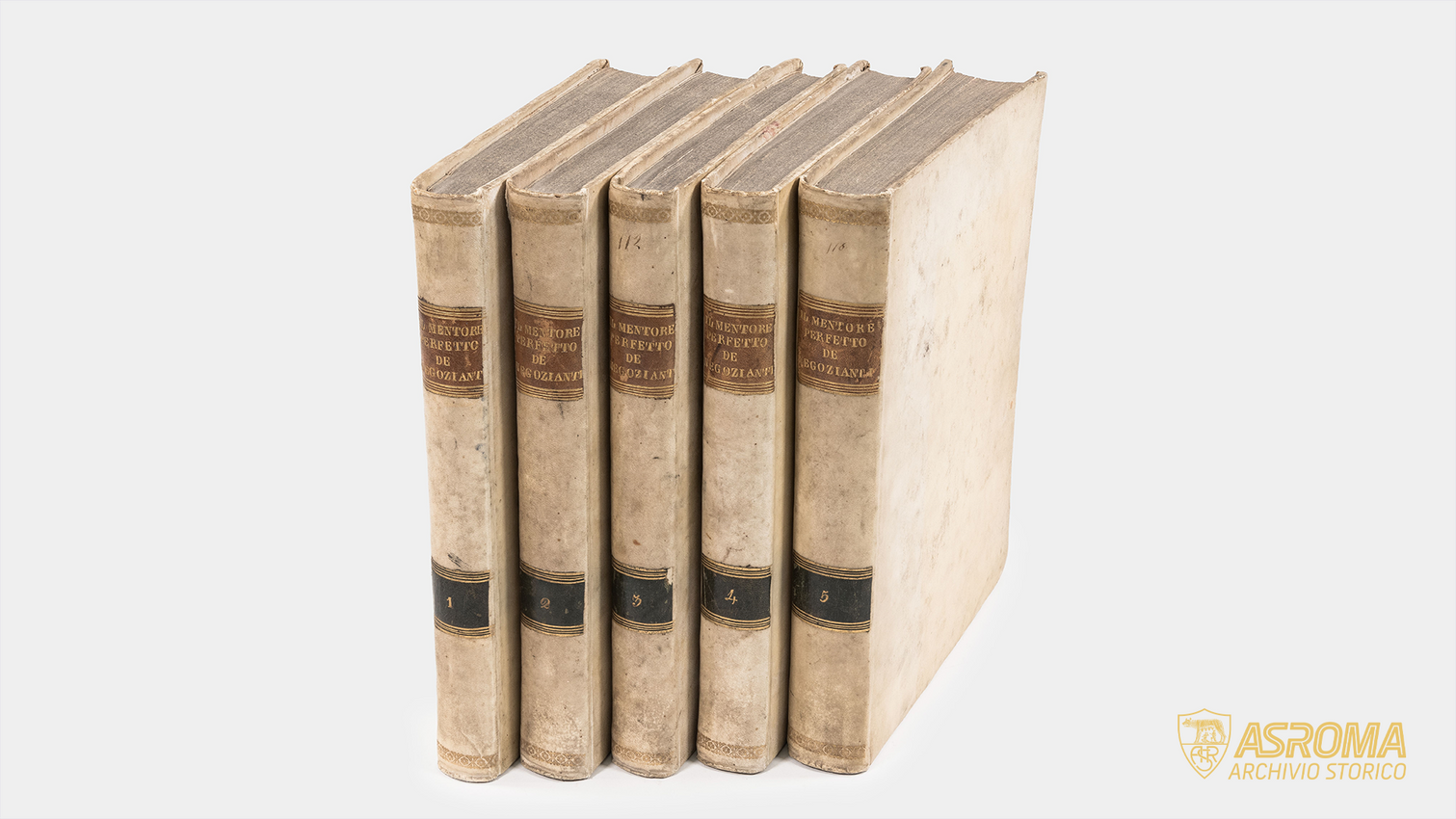 Once belonged to Italo Foschi, the five volumes of Andrea Metrà's 'Mentore perfetto de' negozianti', published by Giovanni Tommaso Hoechenberger's printing house in 1793, are the oldest of the more than 10,000 items preserved in the AS Roma Historical Archives
(AS Roma Historical Archives / Italo Foschi-Famiglia Zingarelli Fonds)